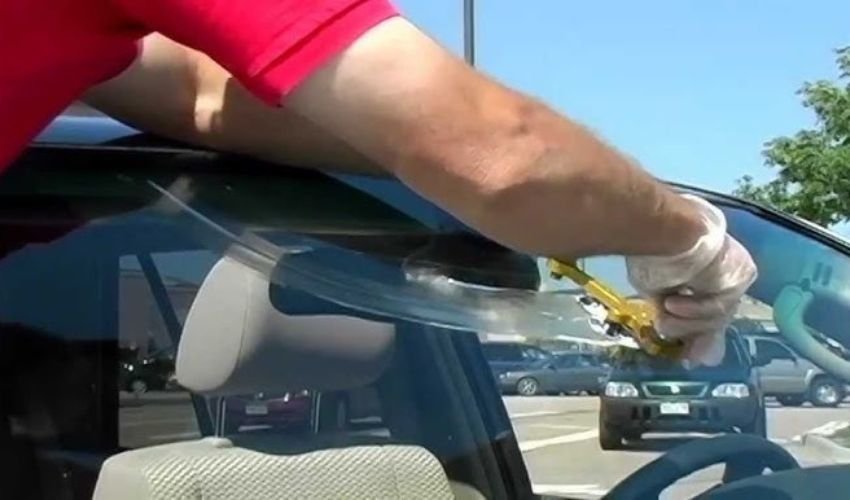 Car Glass Cracked Repairing